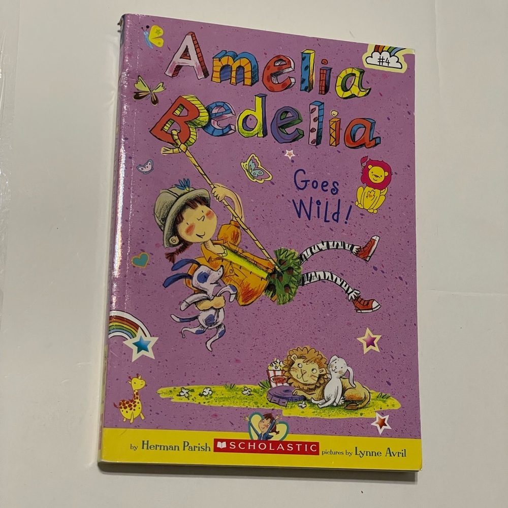 Amelia Bedelia Chapter Book #4: Amelia Bedelia Goes Wild! paperback book